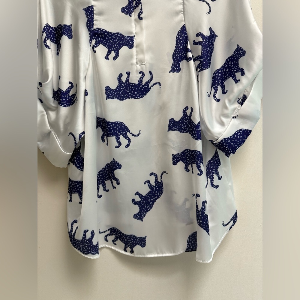 KOCH Women’s White and Blue Jaguar Christiano Short Cap Sleeve Shirt-Size Large - Picture 3 of 10